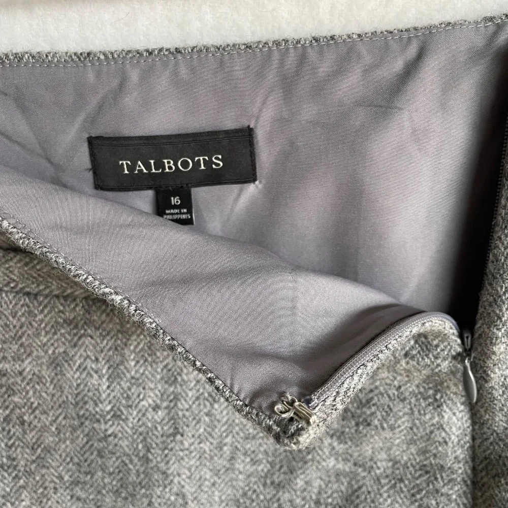 Talbots Wool-blend Fully-lined Pencil Skirt in Herringbone Grey in Size 16